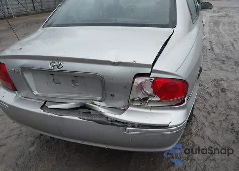 2003 Hyundai Sonata Base W/2.7L V6 z USA, uszkodzony, nr VIN KMHWF25HX3A898166